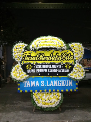 Papan Bunga Duka di Kadolo