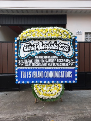 Papan Bunga Duka di Kadolo